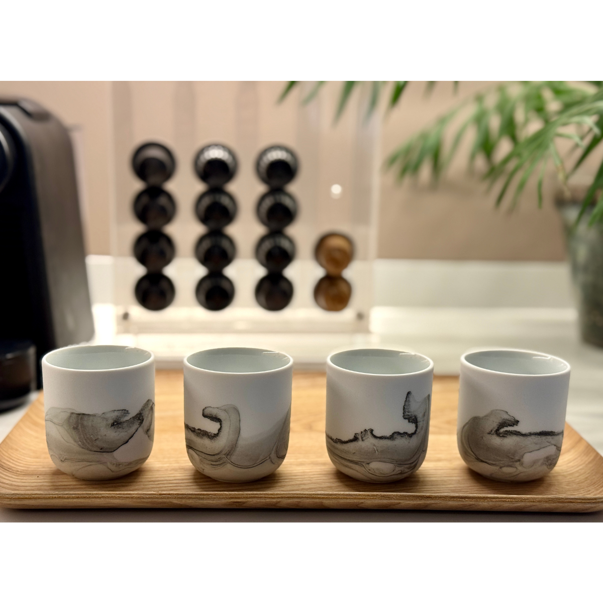 Juego de 4 Tazas para Café Espresso Khala con diseño negro