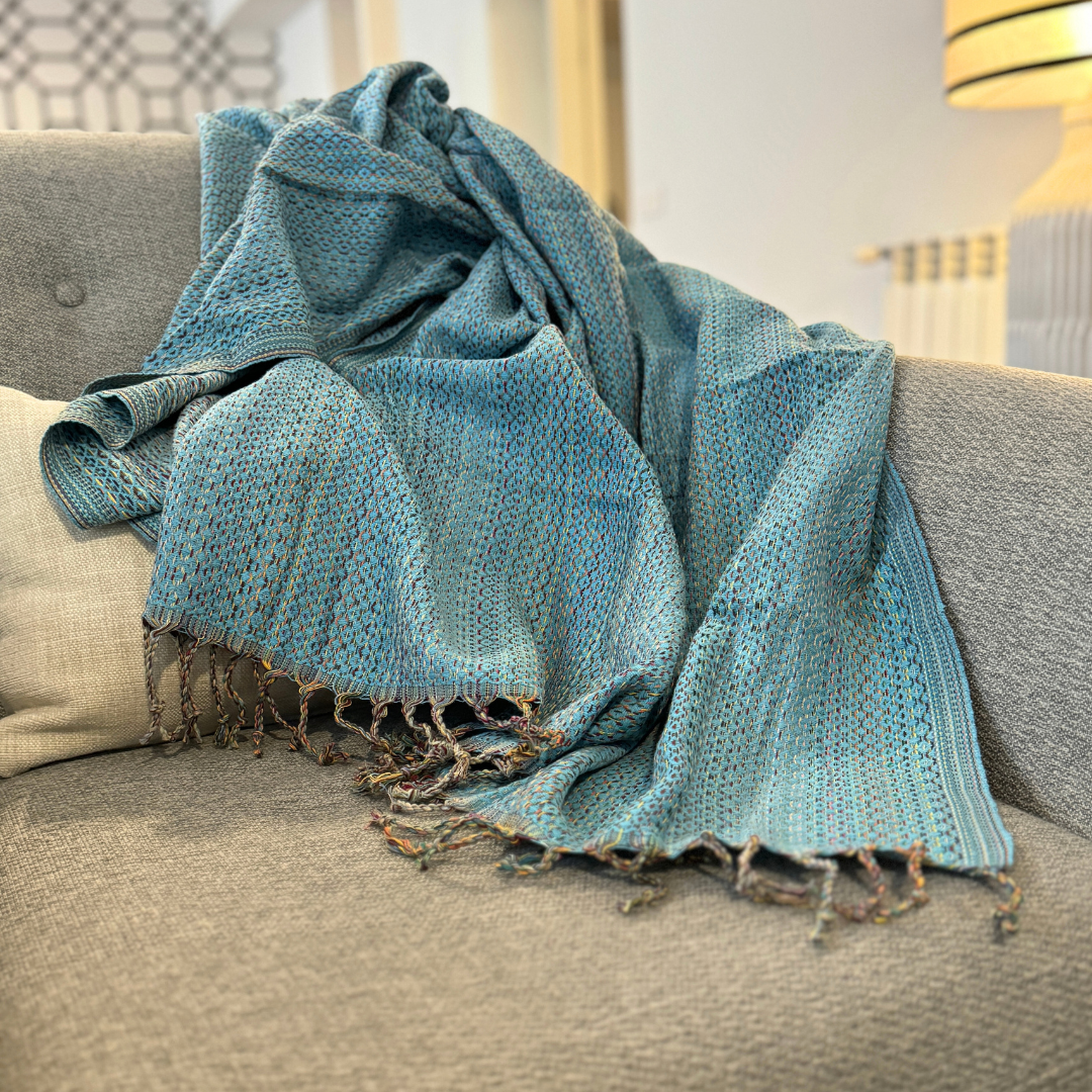 Manta para decorar Oasis Celeste - Colección Briza