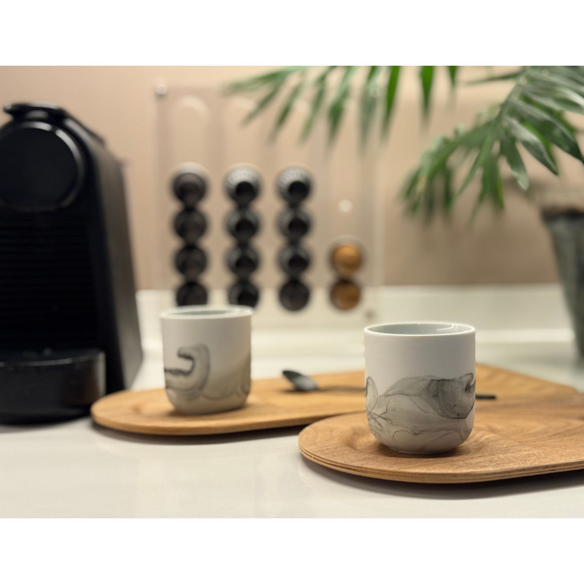 Juego de 4 Tazas para Café Espresso Khala con diseño negro