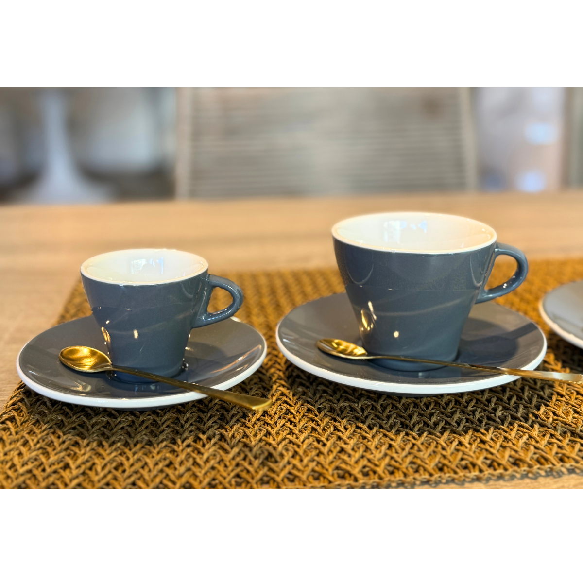 Juego de 6 Tazas Italianas Grises con Platos Gardenia