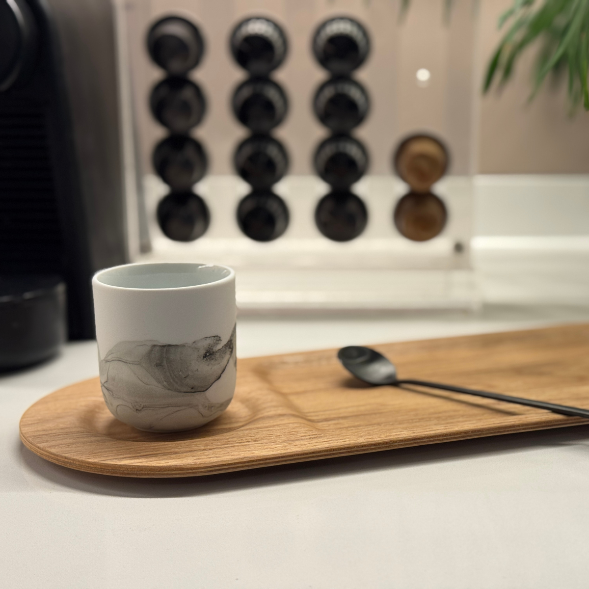 Juego de 4 Tazas para Café Espresso Khala con diseño negro