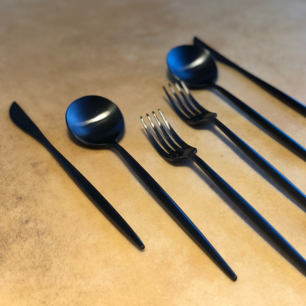 Cubiertos de acero negros Ubon (Juego para 6 personas)