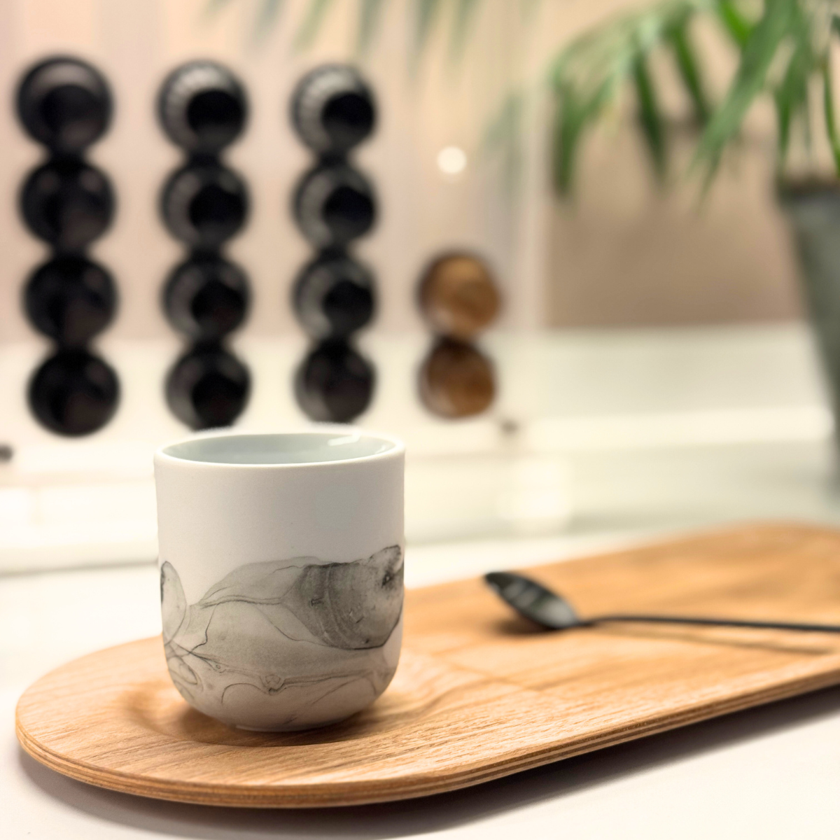 Juego de 4 Tazas para Café Espresso Khala con diseño negro