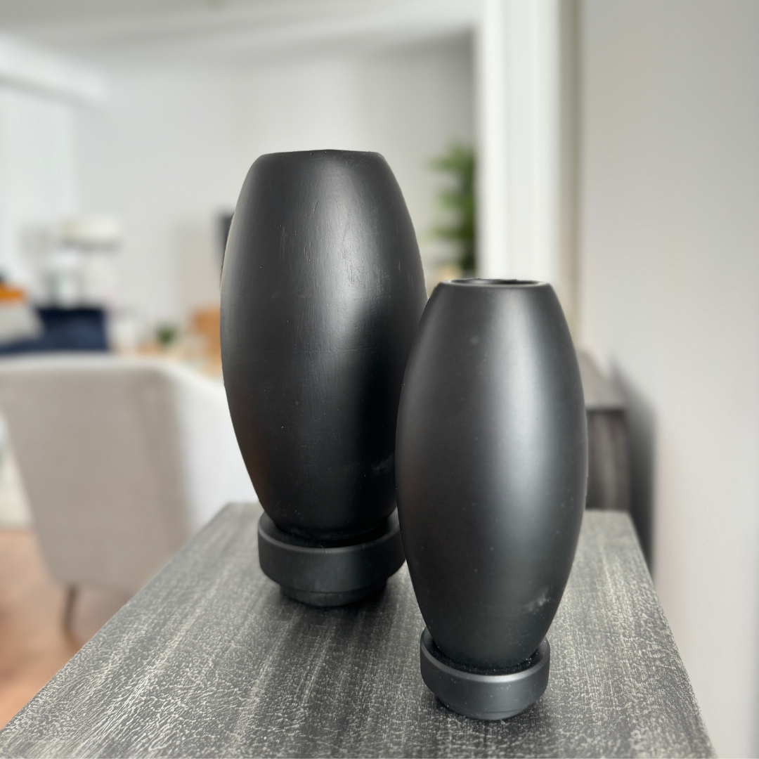 Florero Jarrón de diseño Umbra Negro mate. Edición limitada.