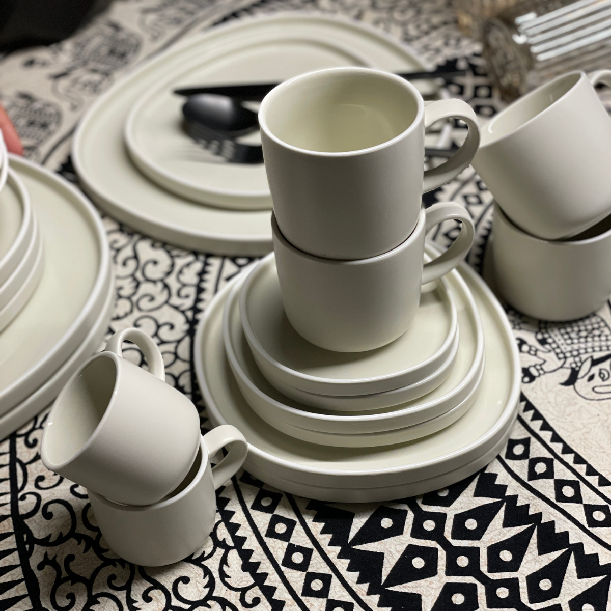 Juego de 2 tazas de cafe doble con plato de porcelana kama Ivory