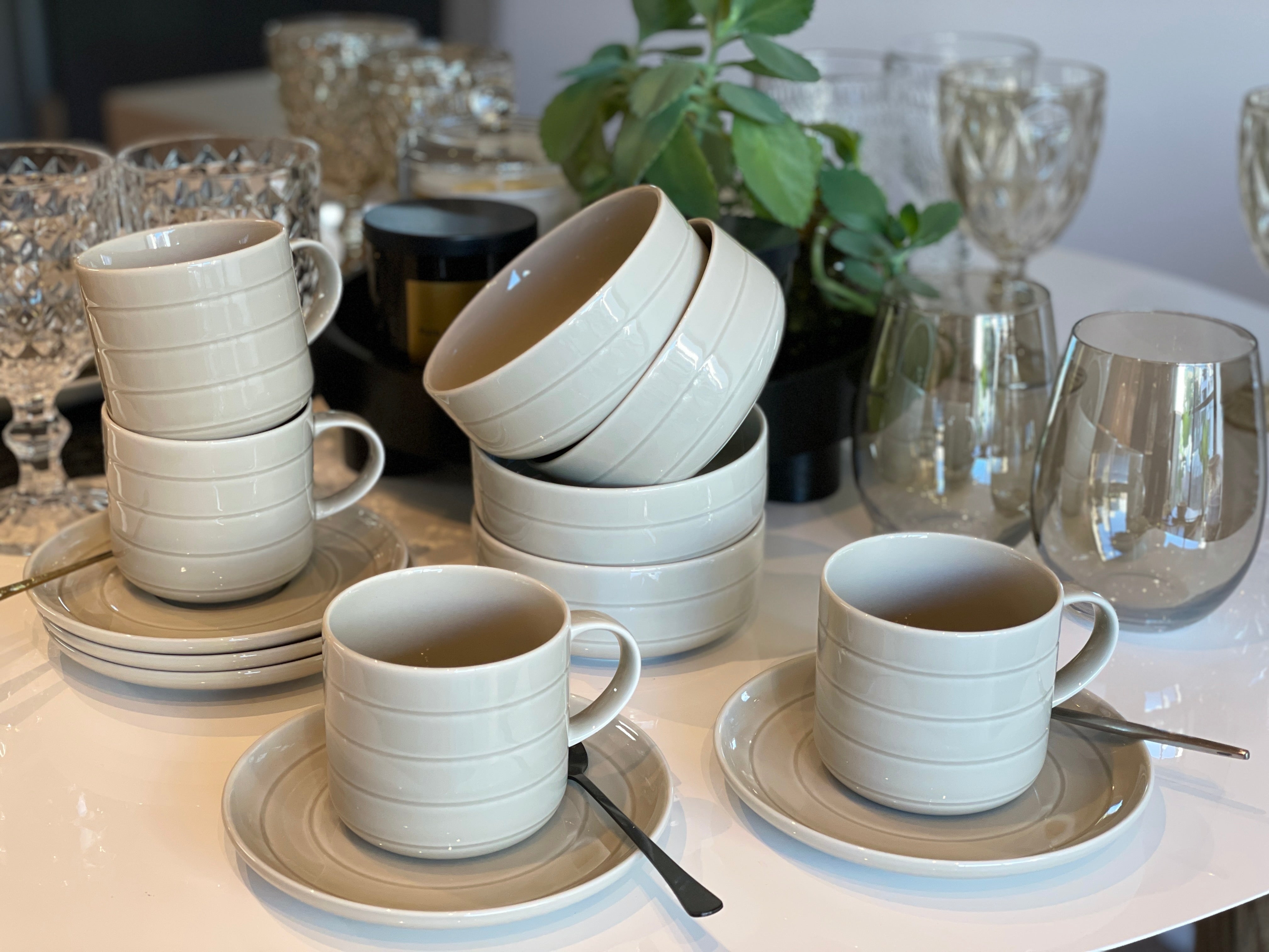 Juego de 2 tazas con Plato de porcelana Thea color gris